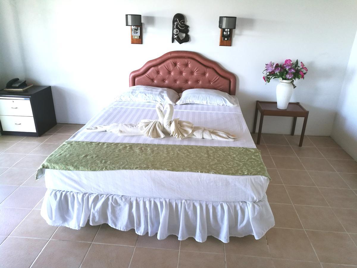Honiara Hotel Extérieur photo