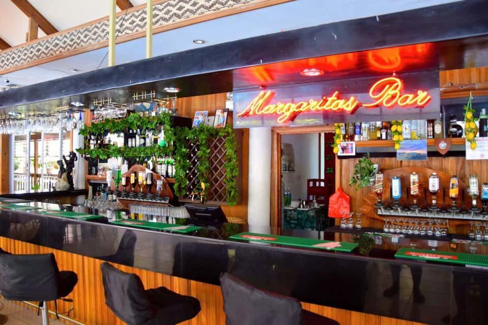Honiara Hotel Extérieur photo